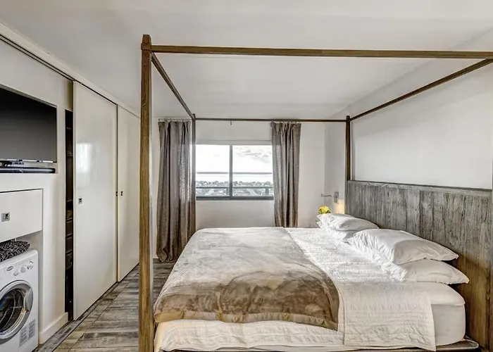 Holiday home 15th-floor Oceanfront With Pool Ac & Access *