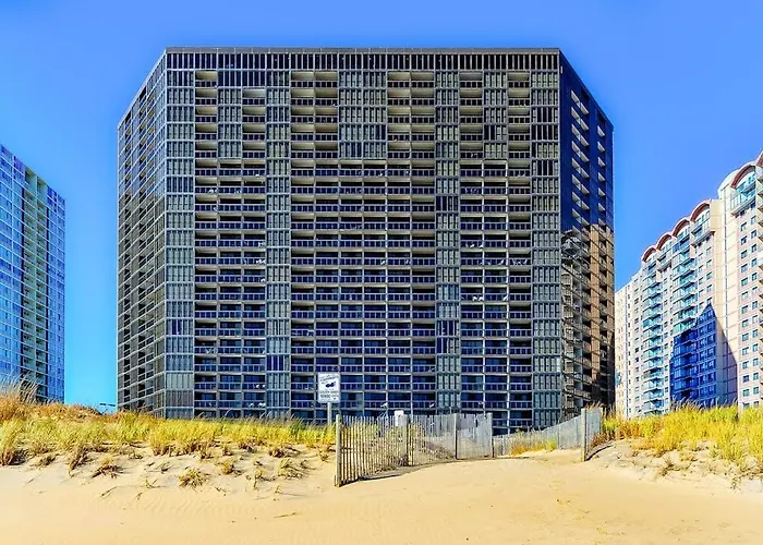 Holiday home 15th-floor Oceanfront With Pool Ac & Access